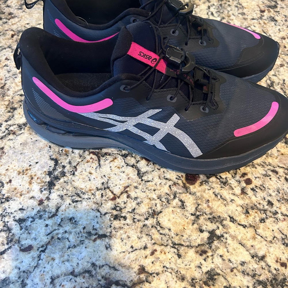 ASICS Women's Black and Pink Athletic Shoes